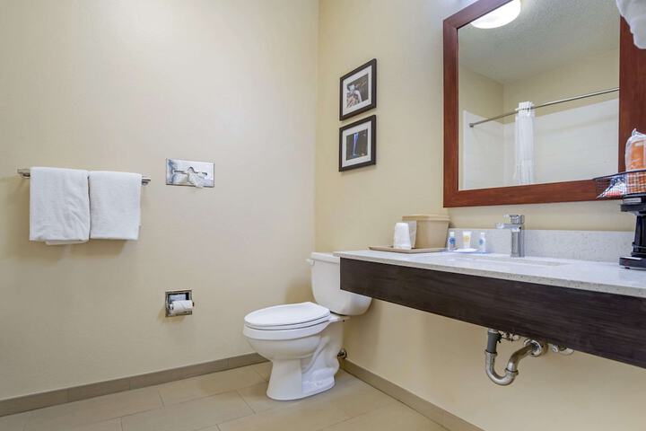Room 10 of 13
