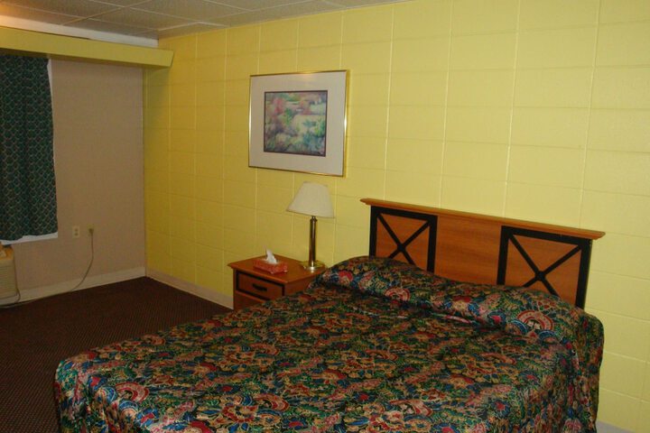 Room 6 of 24