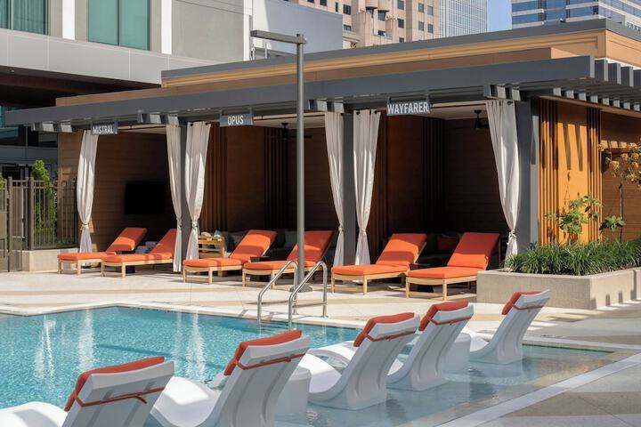 Pool 10 of 120