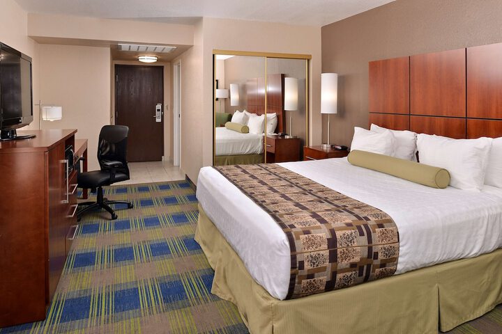 Room 15 of 33