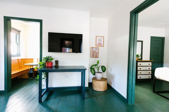 Room 42 of 59