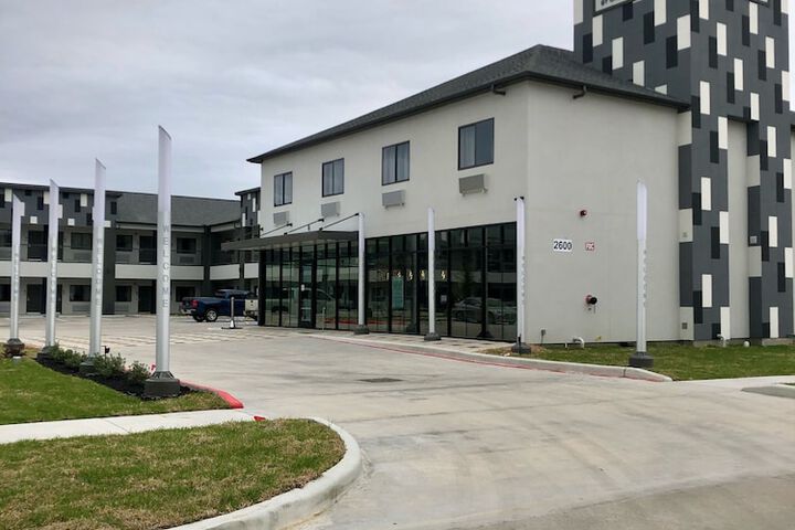 Clarion Pointe Port Arthur-Beaumont South