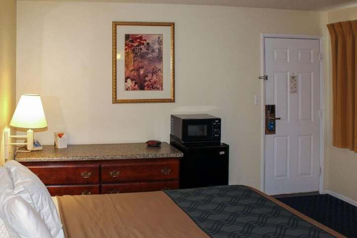 Room 8 of 22