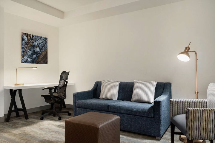 Room 21 of 33