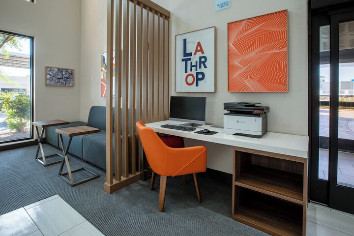Holiday Inn Express & Suites Lathrop by IHG