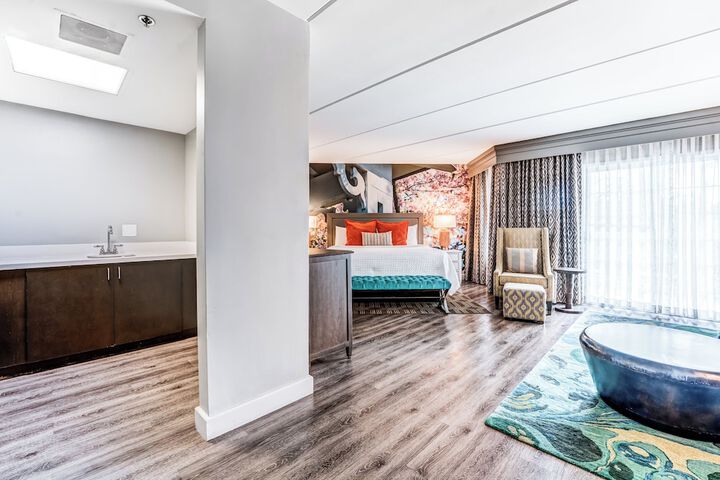 Room 25 of 100