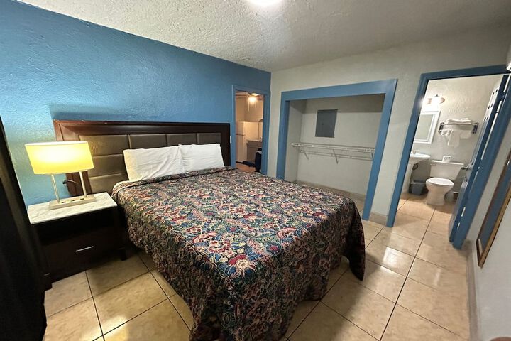 Room 26 of 65