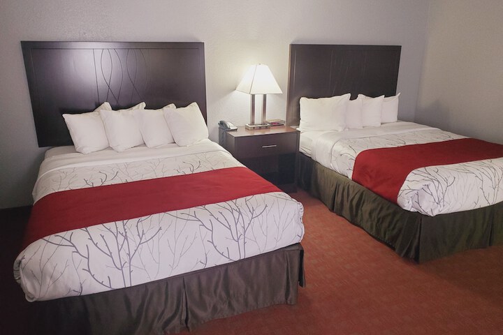Blackstone Lodge & Suites