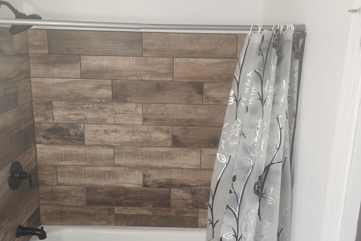 Brads Desert Inn