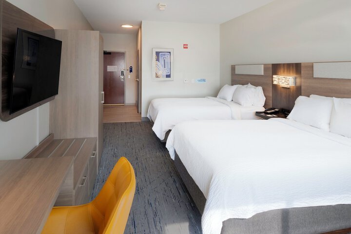 Holiday Inn Express Hotel & Suites Fort Atkinson by IHG