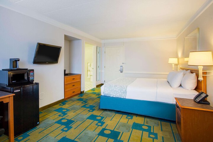 Room 10 of 30