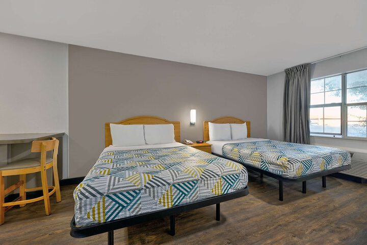 Room 14 of 28