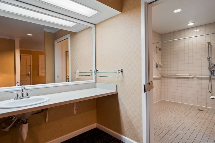 Best Western Plus Humboldt Bay Inn