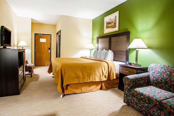 Room 41 of 68