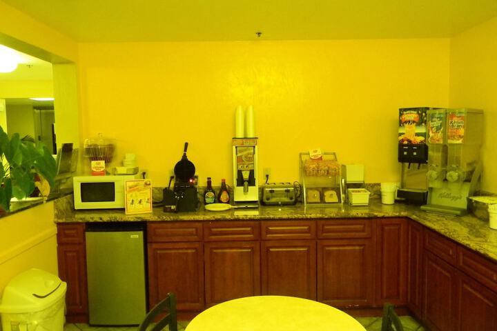 Breakfast/Coffee Service 67 of 68