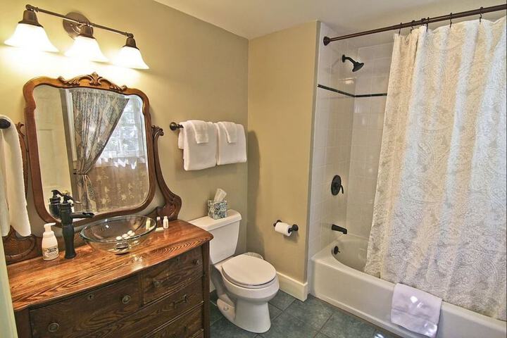 Room 35 of 124