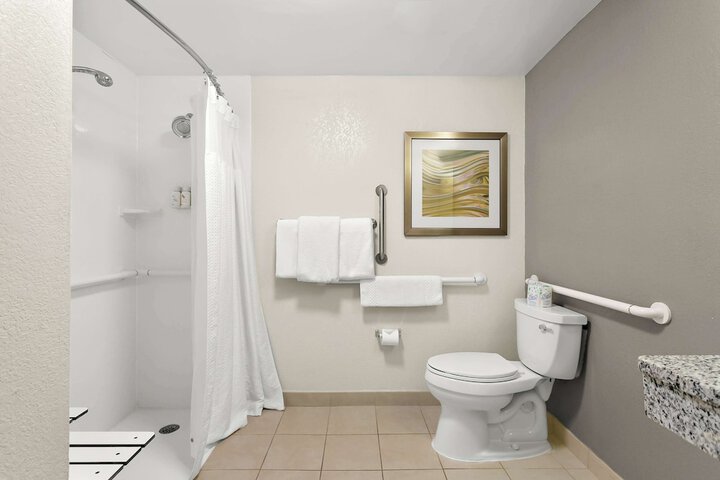 Room 18 of 37