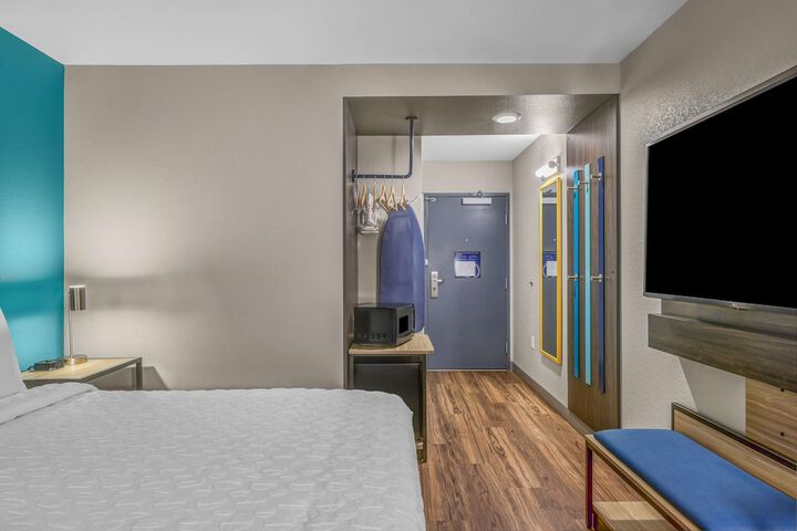 Room 34 of 41