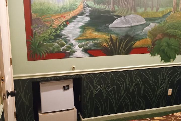 Room 16 of 48