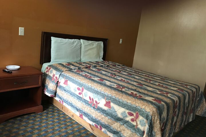 Room 6 of 20
