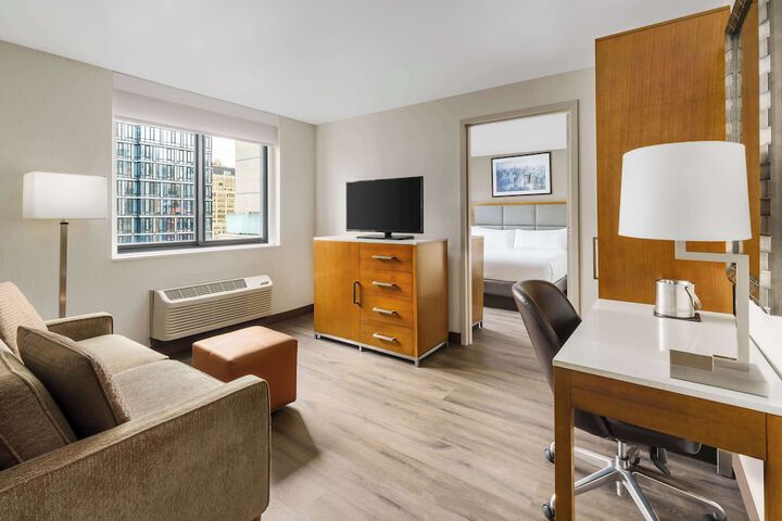 Room 12 of 27