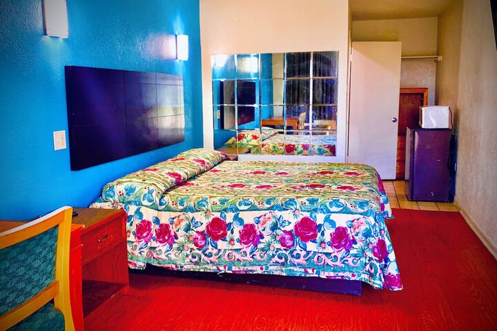 Room 18 of 18