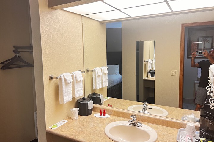 Room 11 of 26