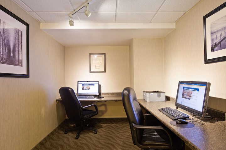 Business Center 35 of 36