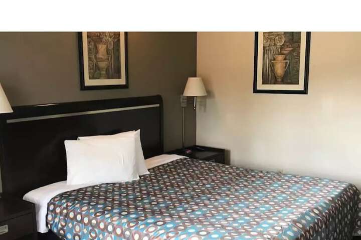 Room 8 of 15