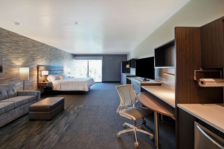 Room 15 of 51