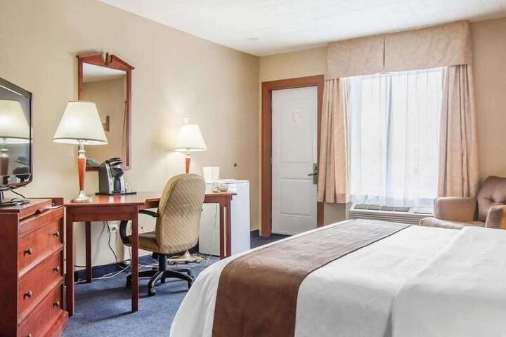 Room 9 of 38