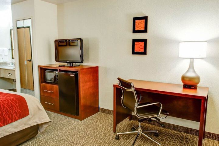 Comfort Inn Fontana