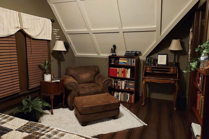 Room 28 of 33