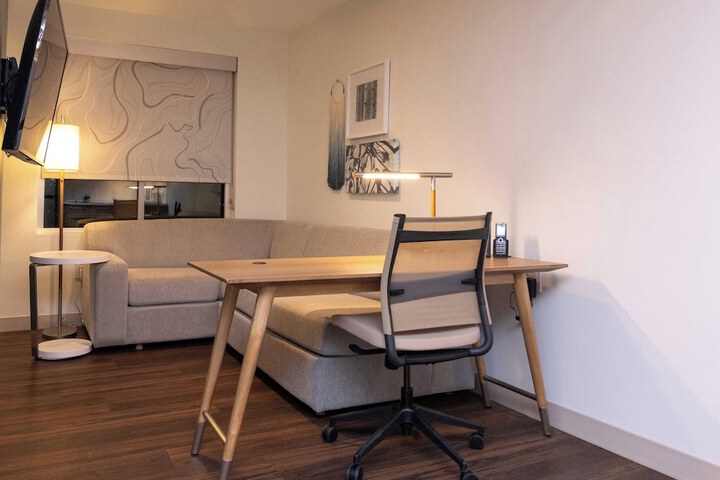 Room 28 of 56