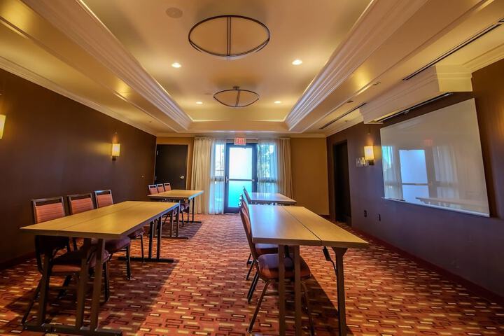 Country Inn & Suites by Radisson Convention Center
