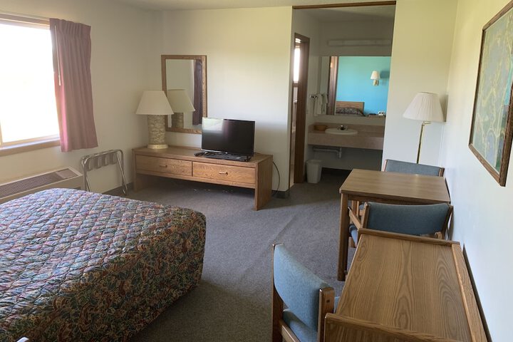 Room 11 of 18