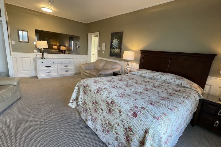 Room 44 of 82