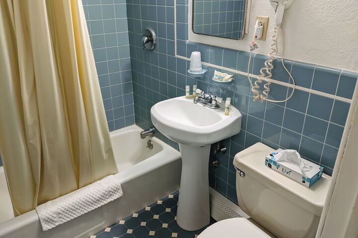 Room 42 of 61