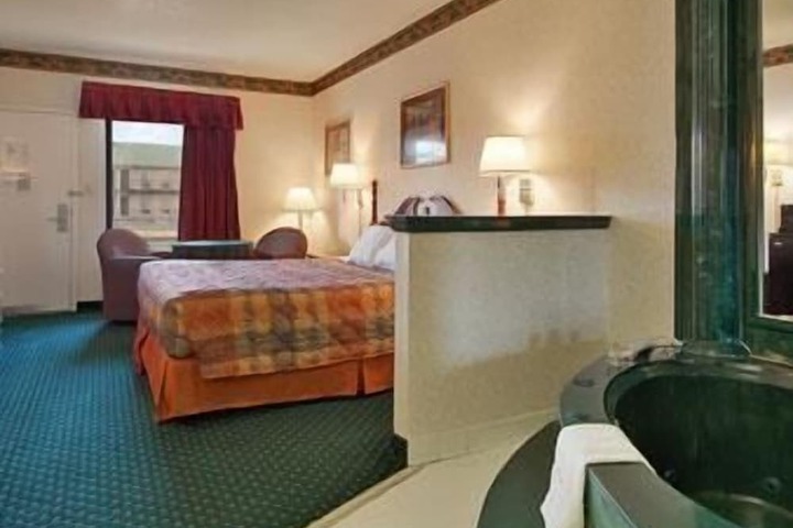 Room 15 of 23