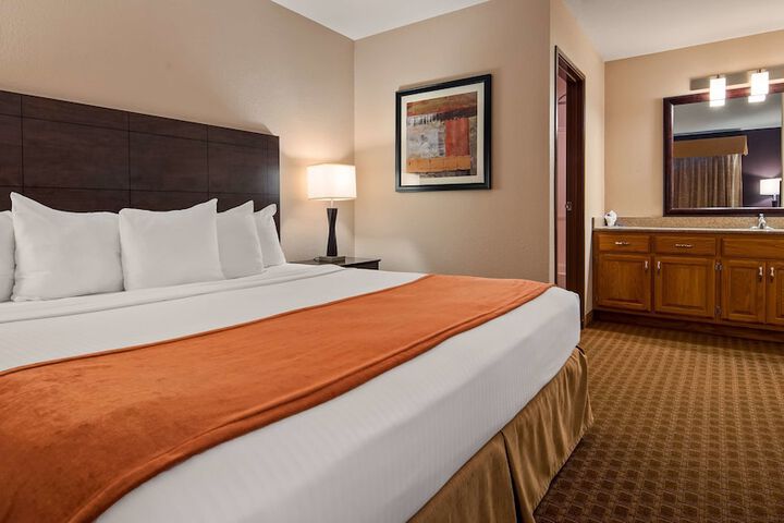 Best Western Flora Inn