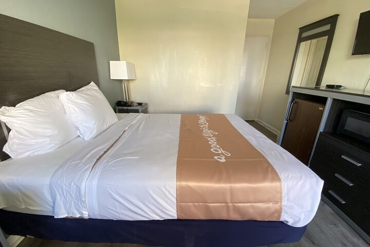 Room 32 of 77