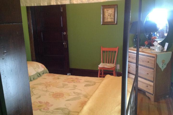 Room 21 of 29