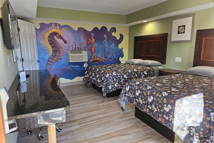 Room 13 of 25