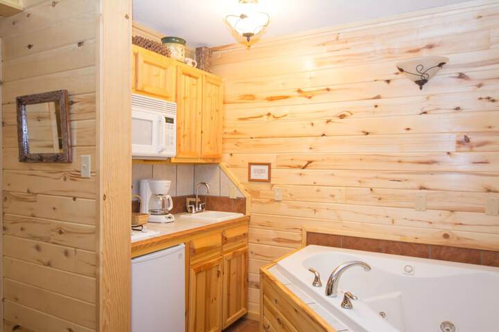 Upper Canyon Inn & Cabins