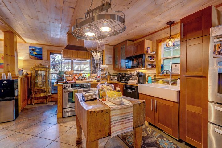 Beachside Boutique Inn – Folly Beach Rooms & Private Cottages