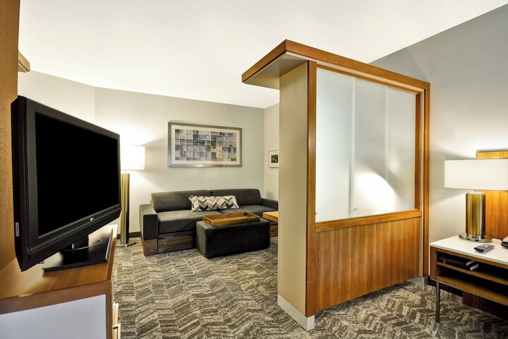 Room 21 of 37