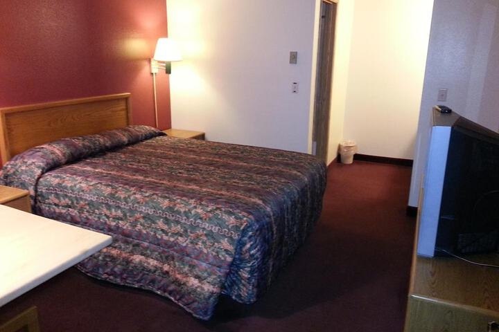 Room 6 of 18