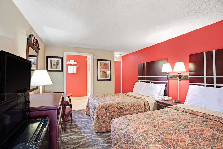 Room 7 of 14