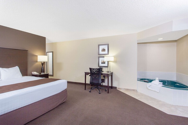 AmericInn by Wyndham Rhinelander
