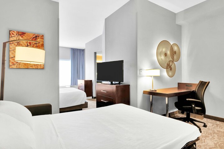 Room 17 of 27